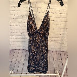 Chic Navy V-Neck Lace Backless Dress